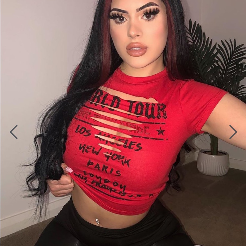 Fashion Nova: On Tour Rock Tee - Red